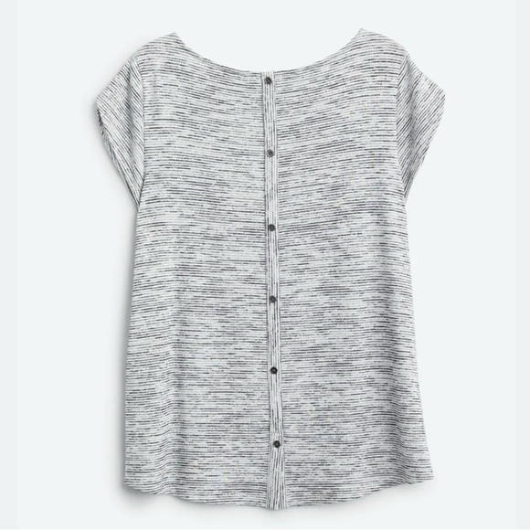 Small Petite Market & Spruce Button Back Top - Picture 2 of 8